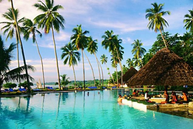 9-Day Private Luxury North Serengeti Migration Safari + Zanzibar tour